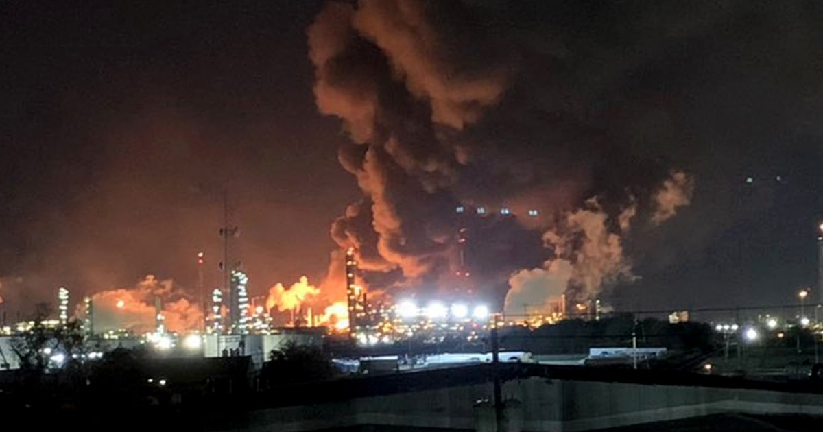 Vụ nổ lớn tại nhà máy lọc dầu Baytown của tập đoàn ExxonMobil  ở Texas, Hoa Kỳ